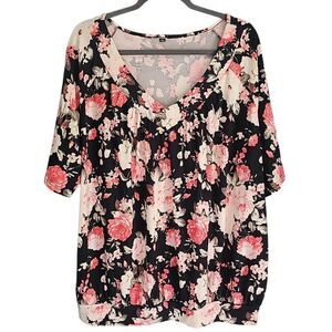 Plus Size 4X, floral blouse. Floral top.